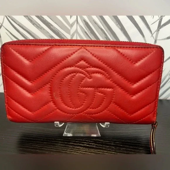 🔥 GUCCI
Calfskin GG Marmont Zip Around Wallet Hibiscus Red - Picture 9 of 14